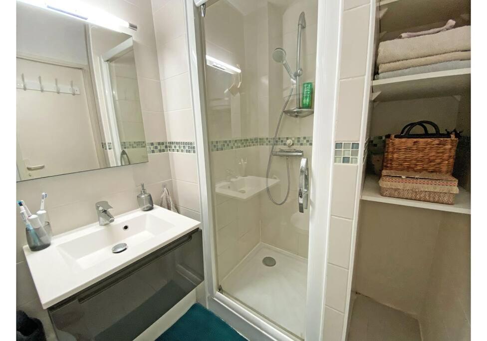 Appartamento Joli Studio A 6 Min A Pied De La Plage Sanary-sur-Mer Esterno foto